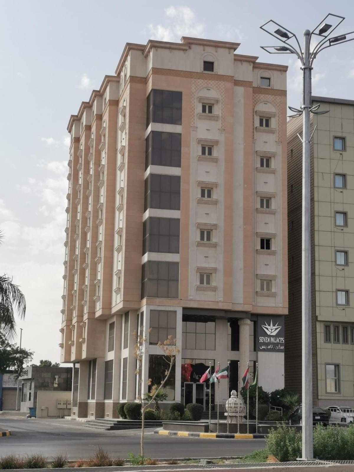 Seven Palaces Hotel Hafar Al-Batin Ngoại thất bức ảnh